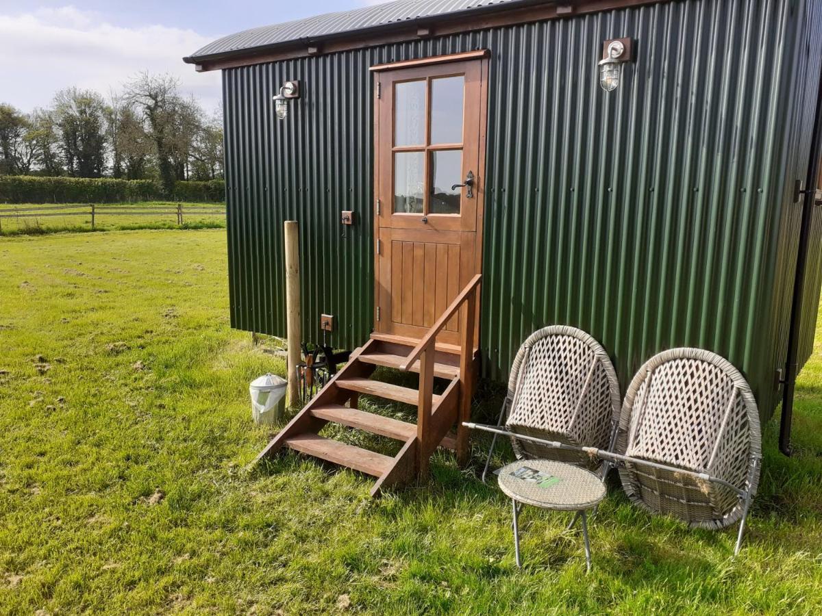 Glamping In Wiltshire In Our Luxury Shepherds Hut Чипенхэм Экстерьер фото