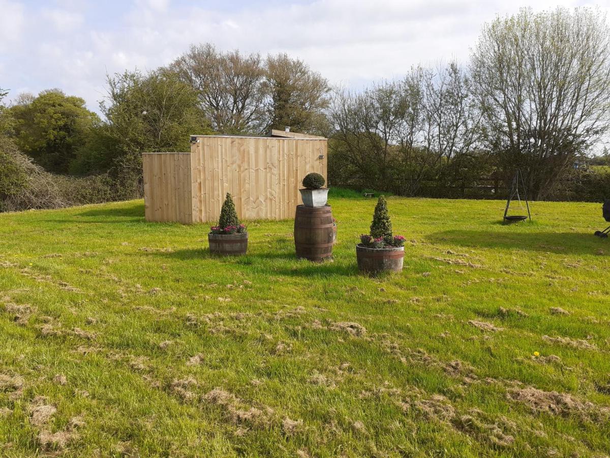 Glamping In Wiltshire In Our Luxury Shepherds Hut Чипенхэм Экстерьер фото